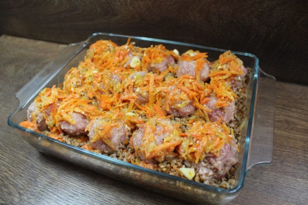 Гречка с мясными шариками под заливкой, запеченная в духовке — вкусный рецепт Гречка с мясными шариками под заливкой, запеченная в духовке — вкусный рецепт