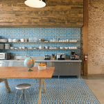 Кухня с преобладающими белым и голубыми цветами: лучшие идеи интерьеров