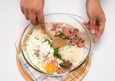 &laquo;Ёжики&raquo; из рубленого мяса с яйцом и рисом &mdash; вкусный рецепт
