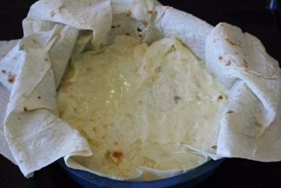 Как приготовить очень вкусный сырный пирог с зеленью в лаваше