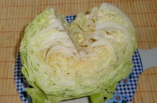 Хрустящая и аппетитная капуста кусочками в банке