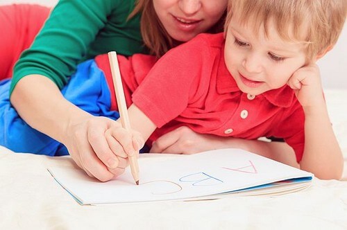 Почему родители учат детей дома, отказываясь от школьного образования
