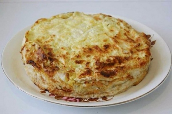 Как приготовить очень вкусный сырный пирог с зеленью в лаваше
