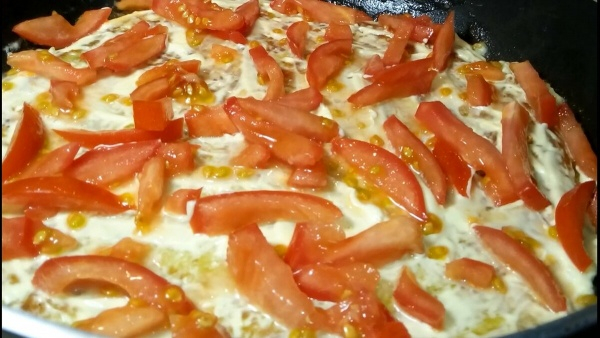 Пицца на картофельной основе на сковороде &mdash; вкусный рецепт