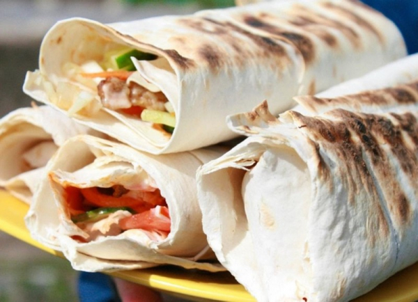 10 быстрых и вкусных рецептов домашней шаурмы