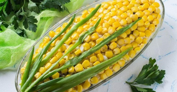 Новогодний салат «Початок кукурузы» из сыра и чернослива — вкусный рецепт Новогодний салат «Початок кукурузы» из сыра и чернослива — вкусный рецепт