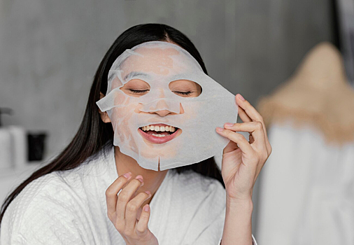 Почему увлажняющая тканевая маска зимой — плохая идея? Виноват один ингредиент