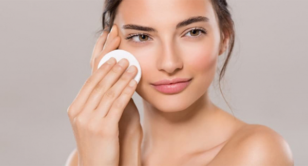 Смывание косметики и SPF: о каких вещах нельзя забывать при уходе за кожей?